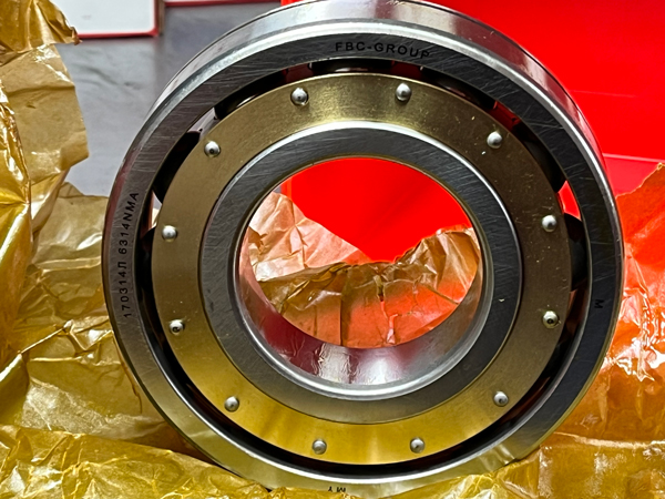 0170000 - однорядные с канавкой на наружном кольце с канавкой для ввода шариков