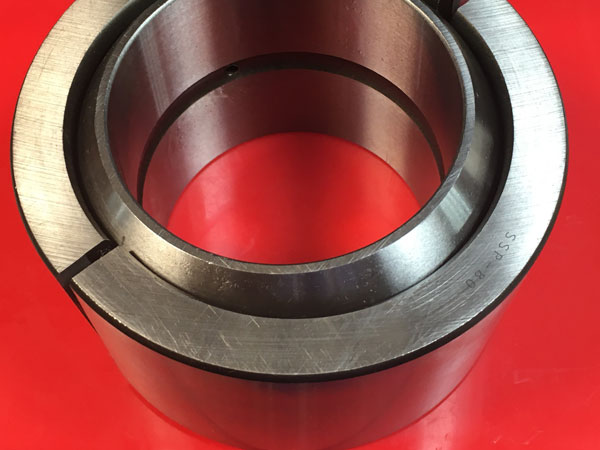 2ШСЛ000 - тяжёлой серии с отверстиями и канавками для смазки на внутреннем кольце с двухразломным наружным кольцом