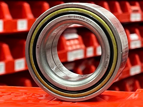 0537000 - двухрядные с двумя внутренними и одним наружным кольцами с двухсторонним уплотнением