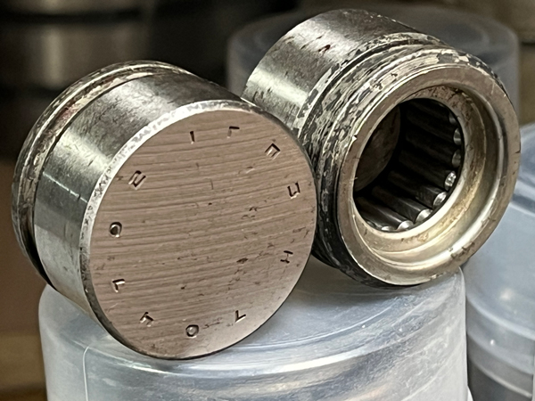 0704000 - однорядные карданные с глухим наружным кольцом без сепаратора