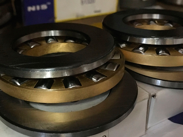 роликовые упорные и упорно-радиальные